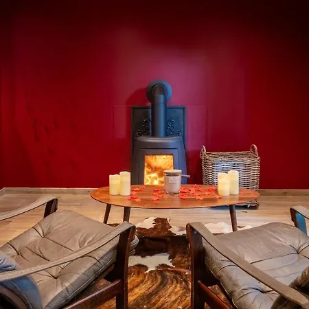 Dom wakacyjny Vintage Barn With Jacuzzi In Nature Sprimont