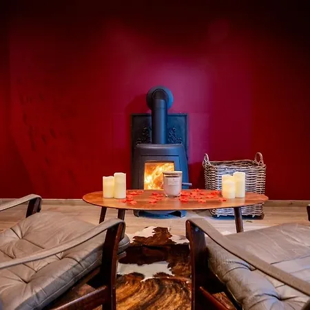 Dom wakacyjny Vintage Barn With Jacuzzi In Nature