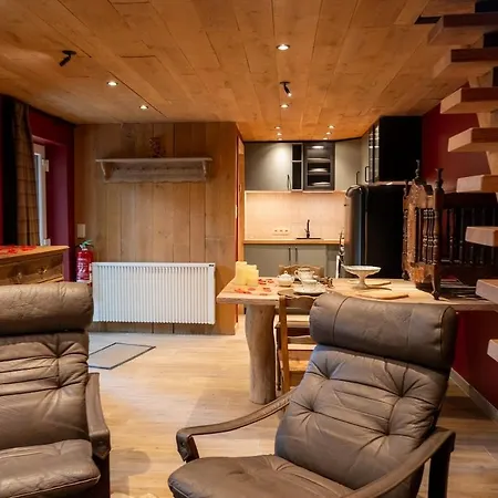 Dom wakacyjny Vintage Barn With Jacuzzi In Nature Sprimont